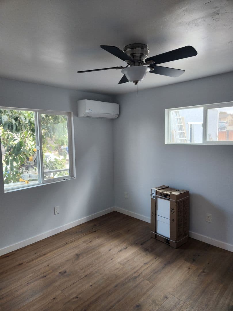 San Diego House: 5092 Debby Dr