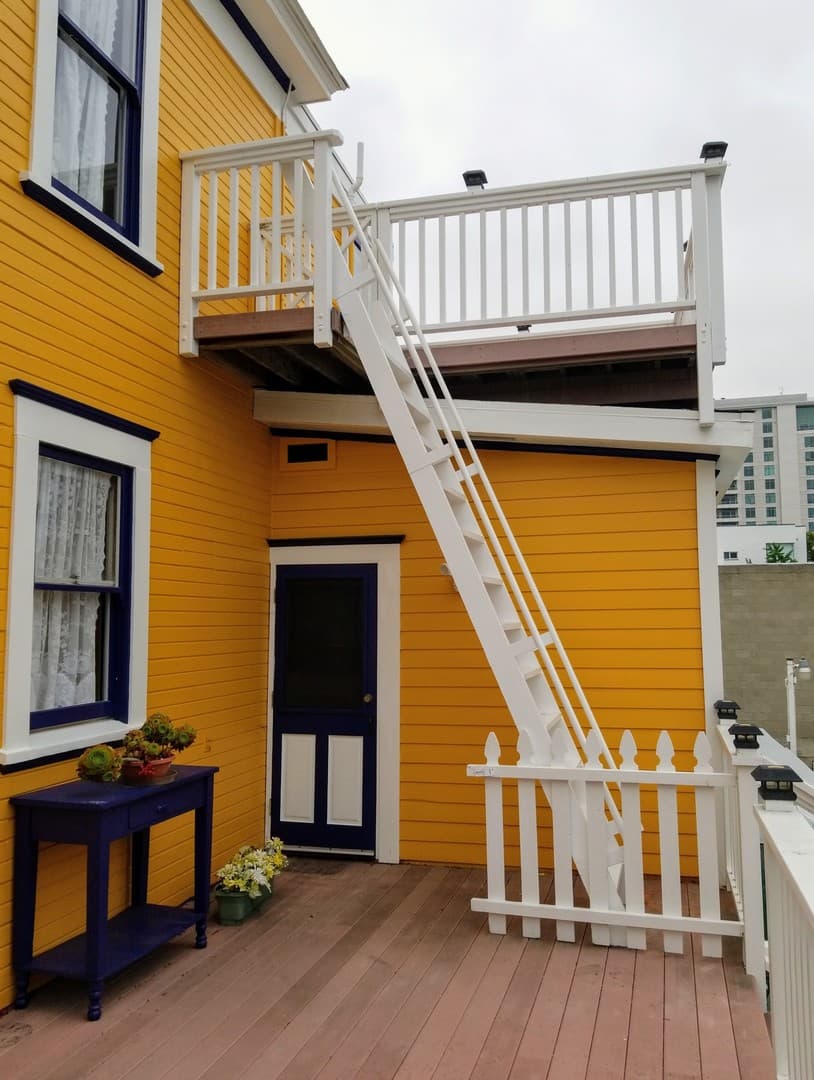 San Diego House: 1632 State St