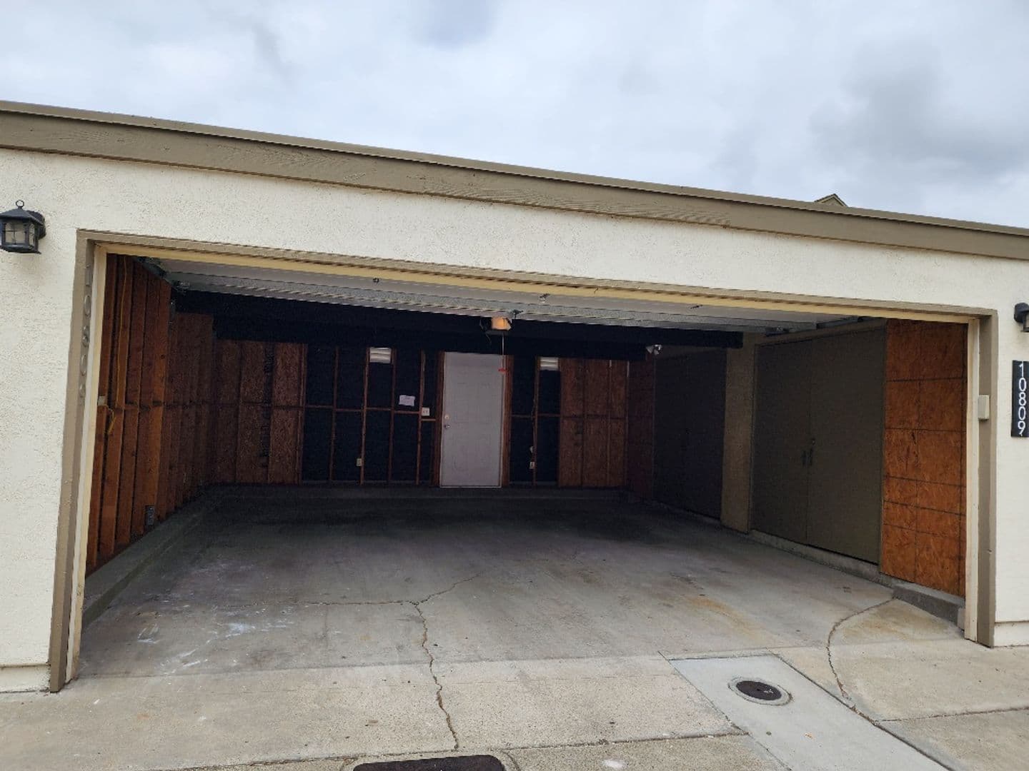 San Diego House: 10809 Escobar Dr