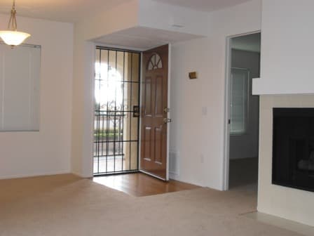 San Diego House: 10668 Dabney Drive #124
