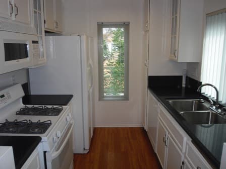 San Diego House: 10668 Dabney Drive #124