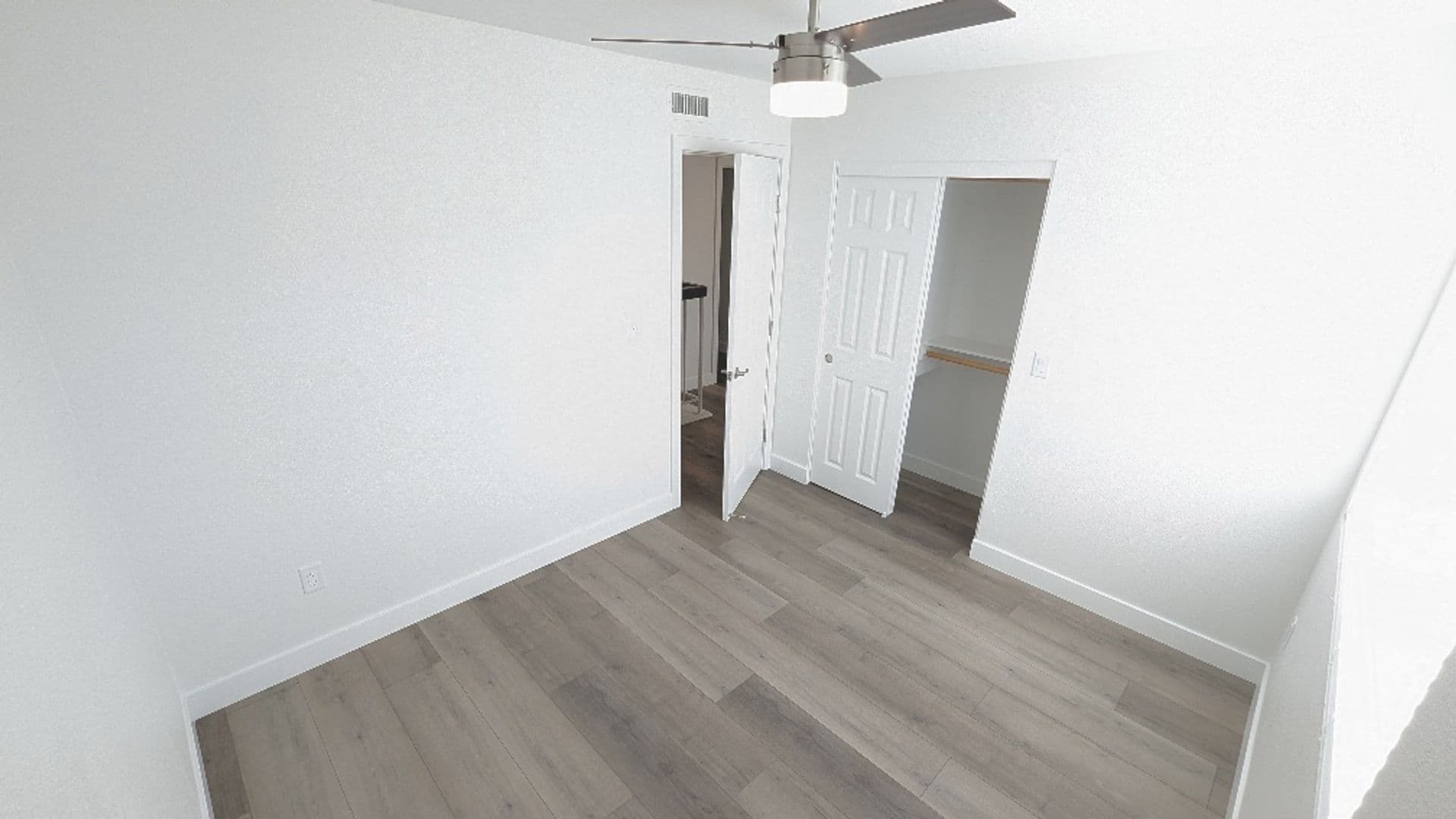 San Diego House: 10809 Escobar Dr