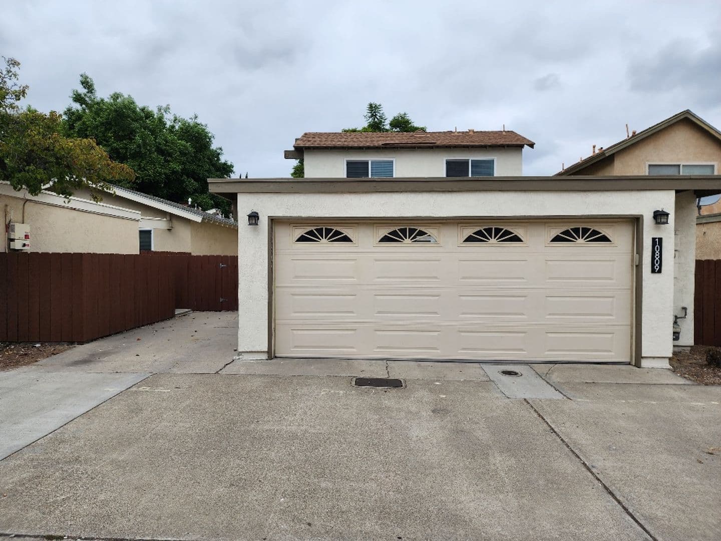 San Diego House: 10809 Escobar Dr