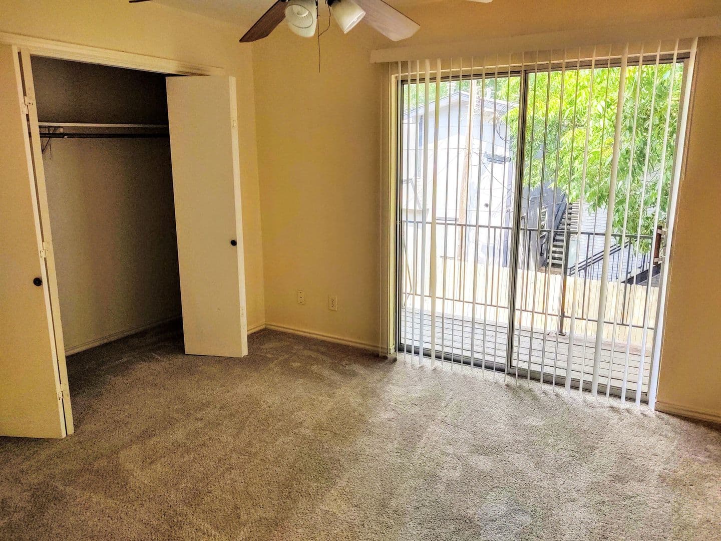 Denton Apartment: 2208 W Hickory St