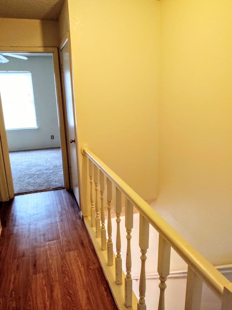 Denton Apartment: 606 W Collins St