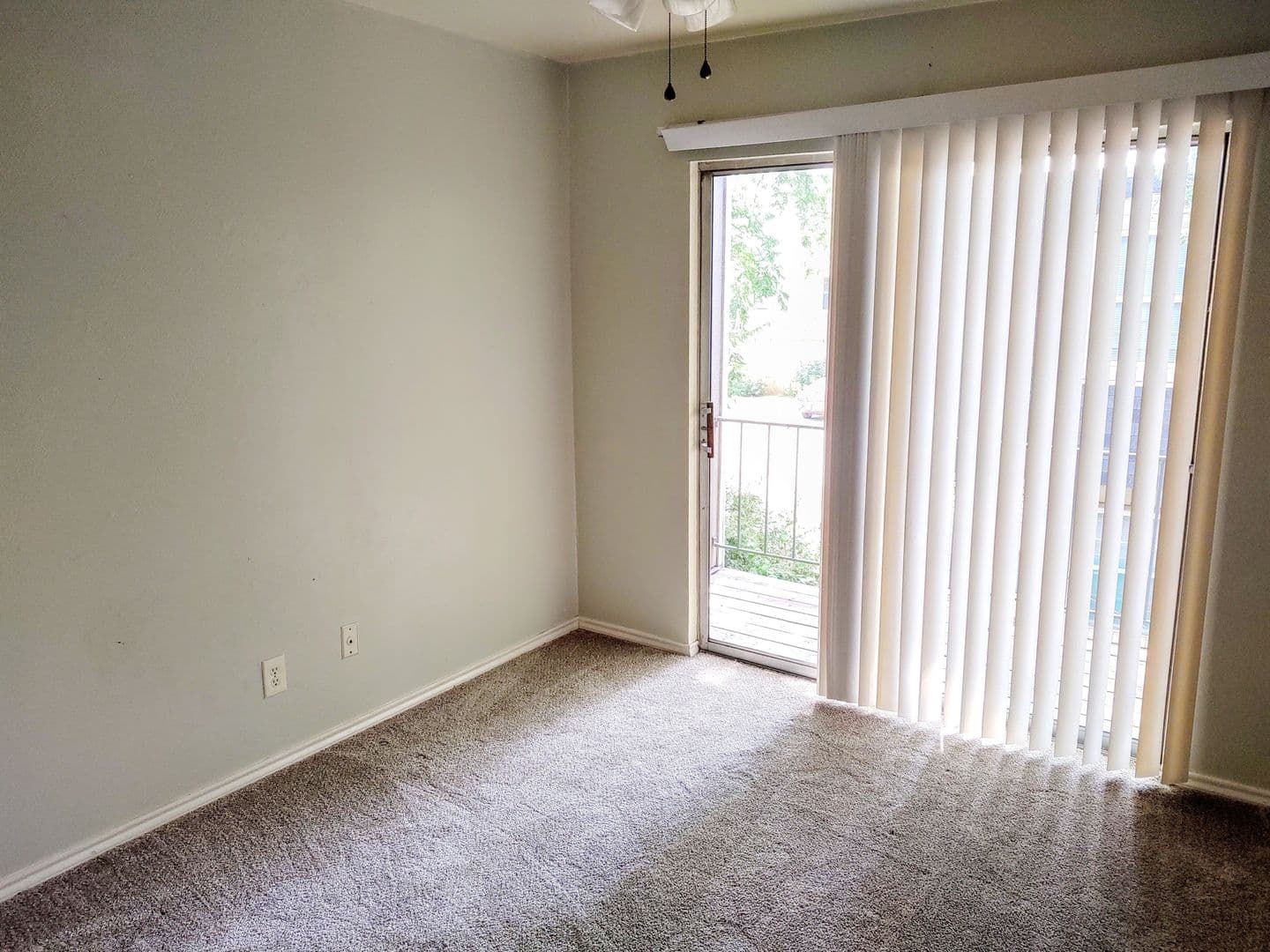 Denton Apartment: 2208 W Hickory St