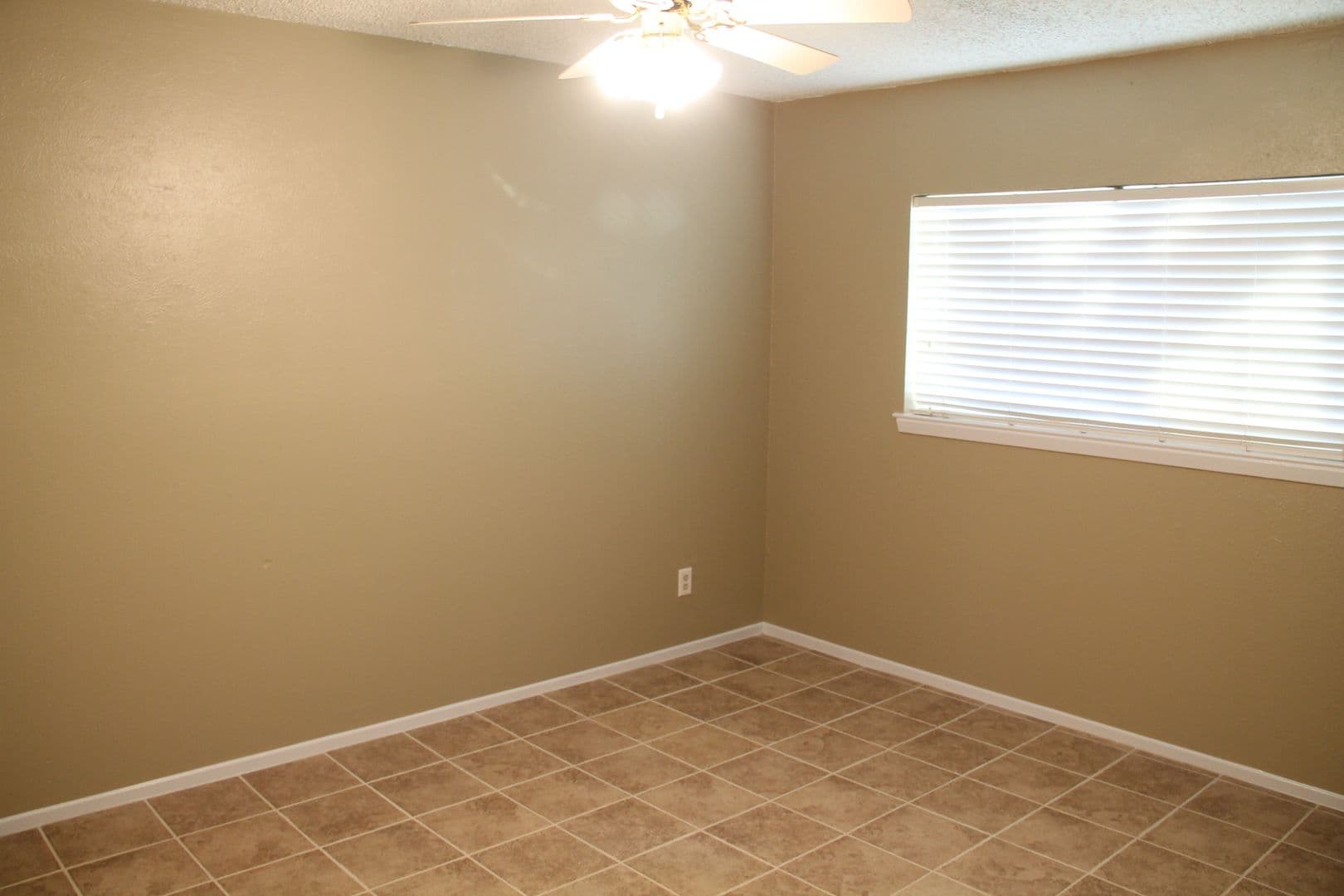 Denton Apartment: 2500 Bowling Green