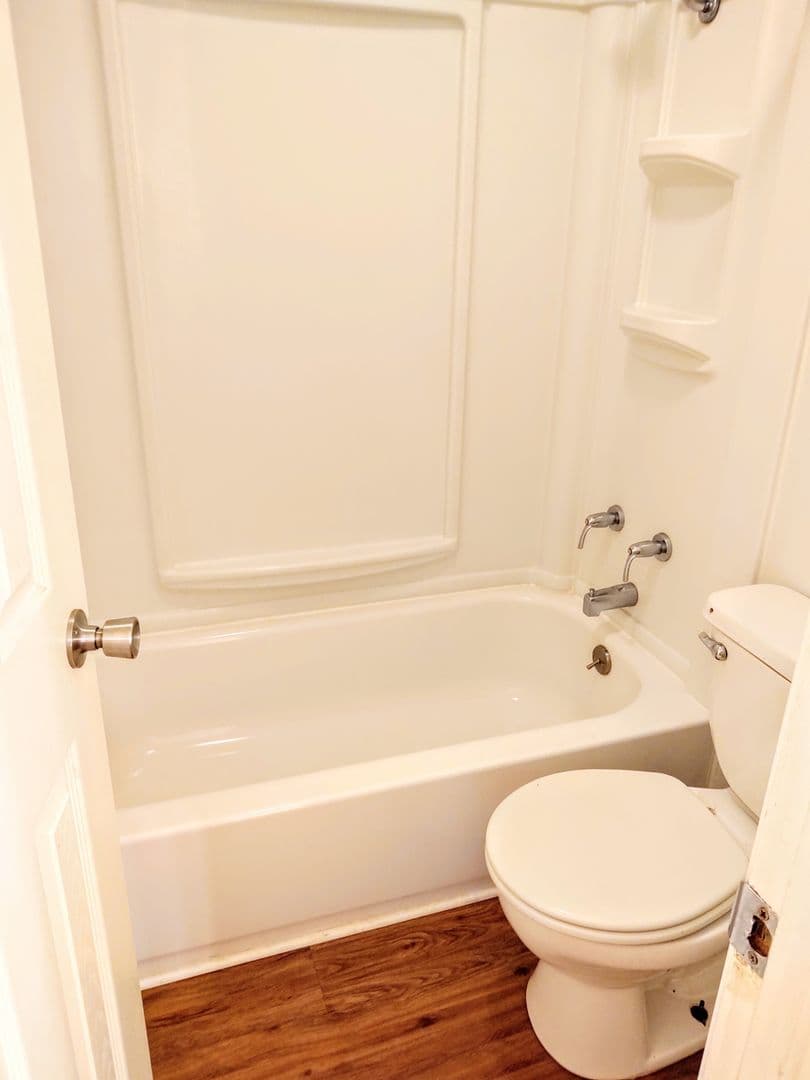 Denton Apartment: 2208 W Hickory St
