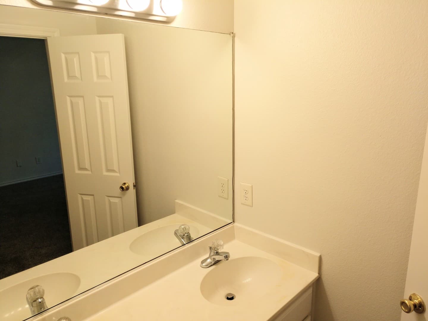Denton Apartment: 3908 Stuart