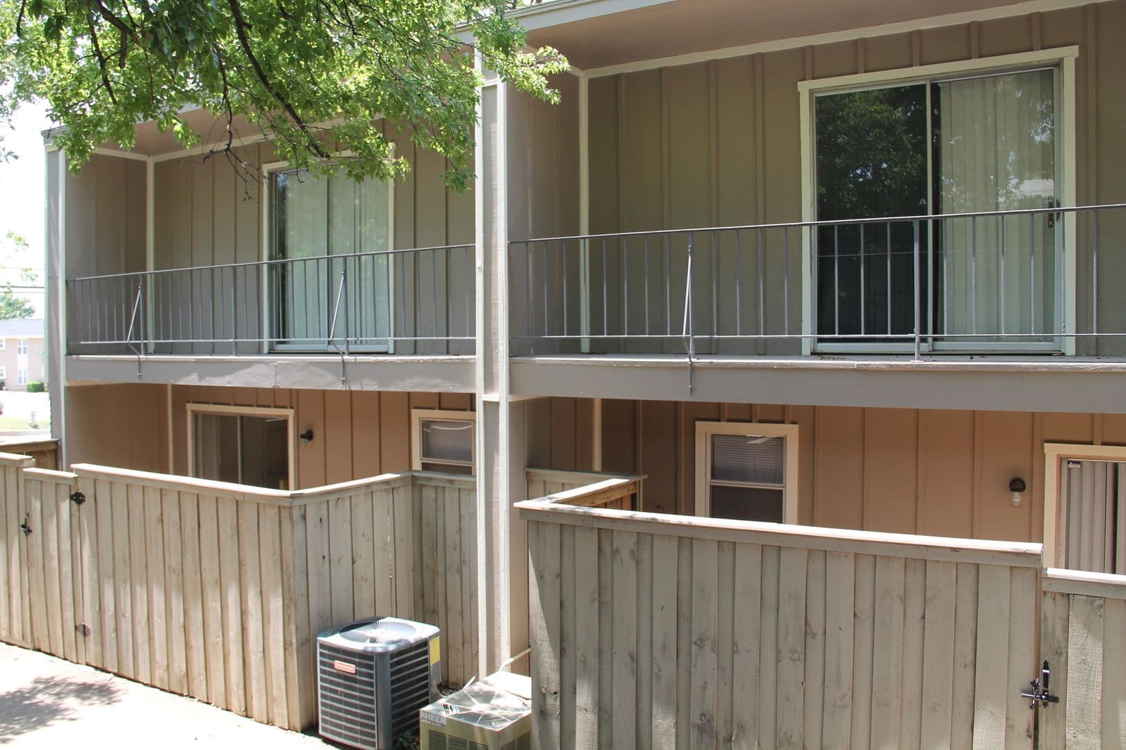 Denton Apartment: 2208 W Hickory St