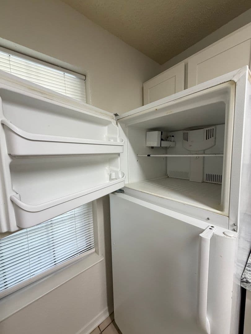 Denton Apartment: 606 W Collins St