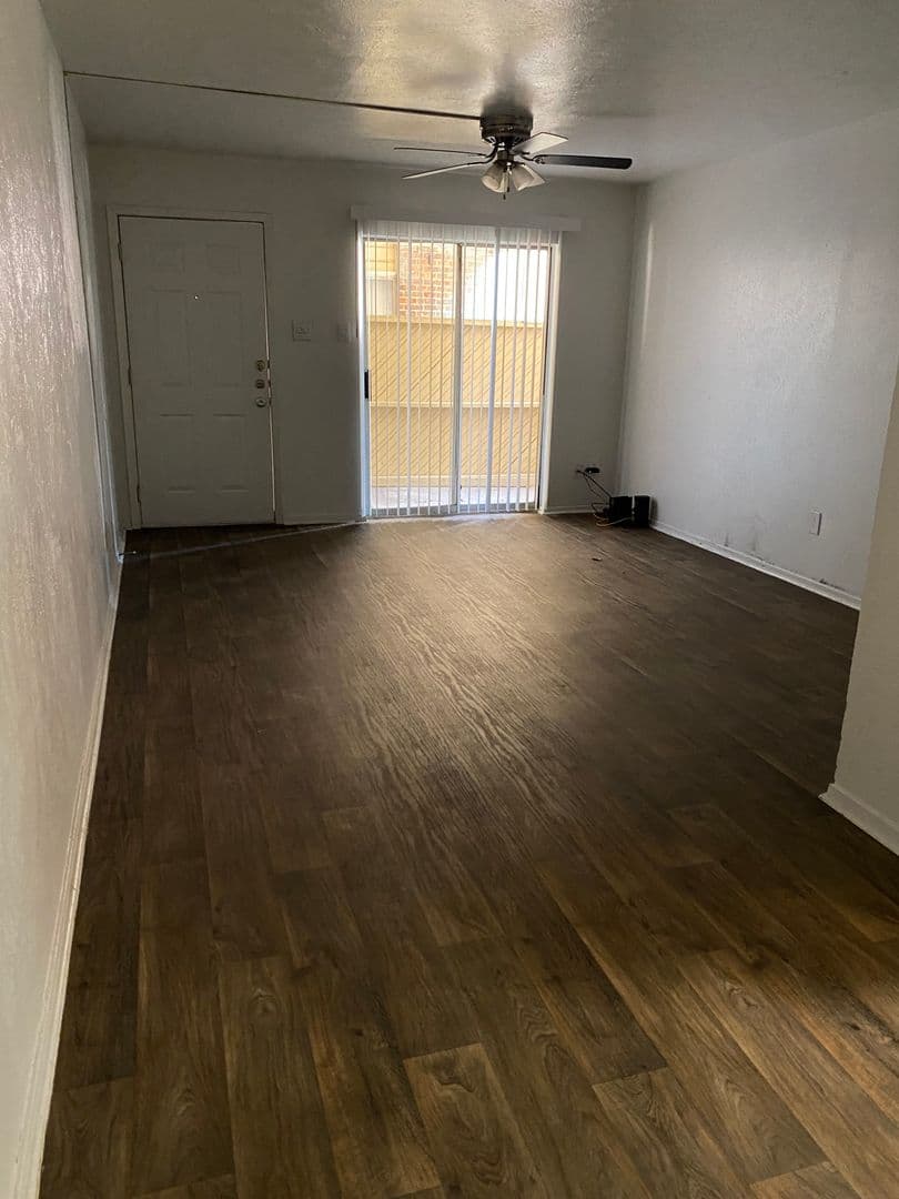 Denton Apartment: Grandview Garden Apartments