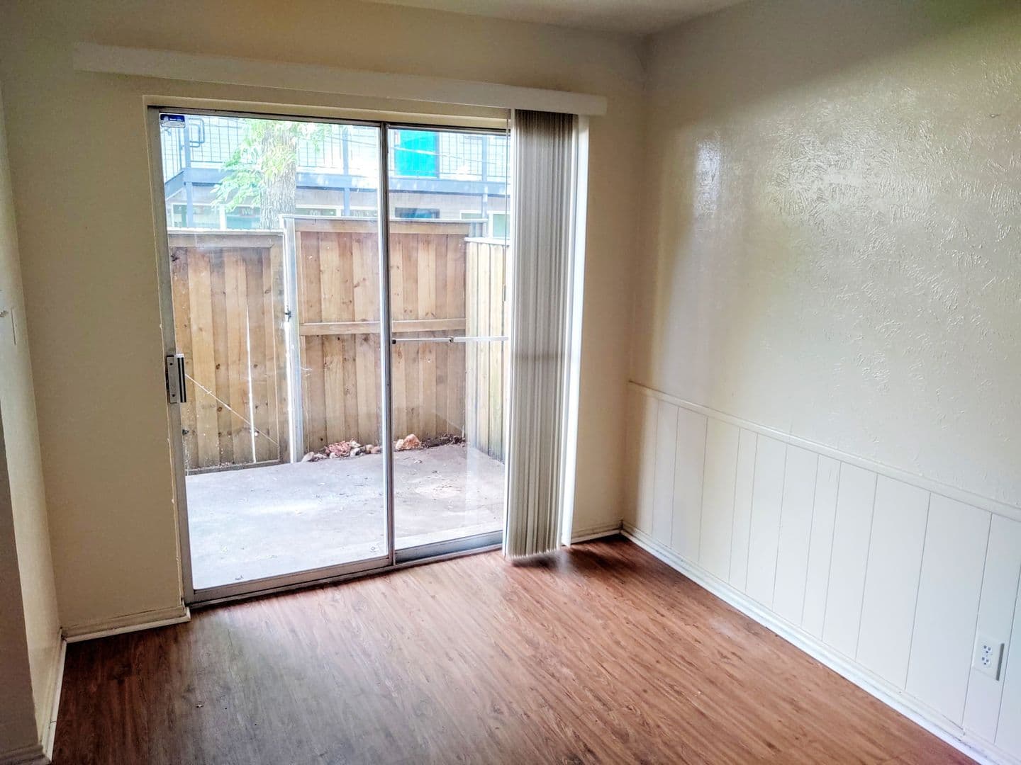 Denton Apartment: 2208 W Hickory St