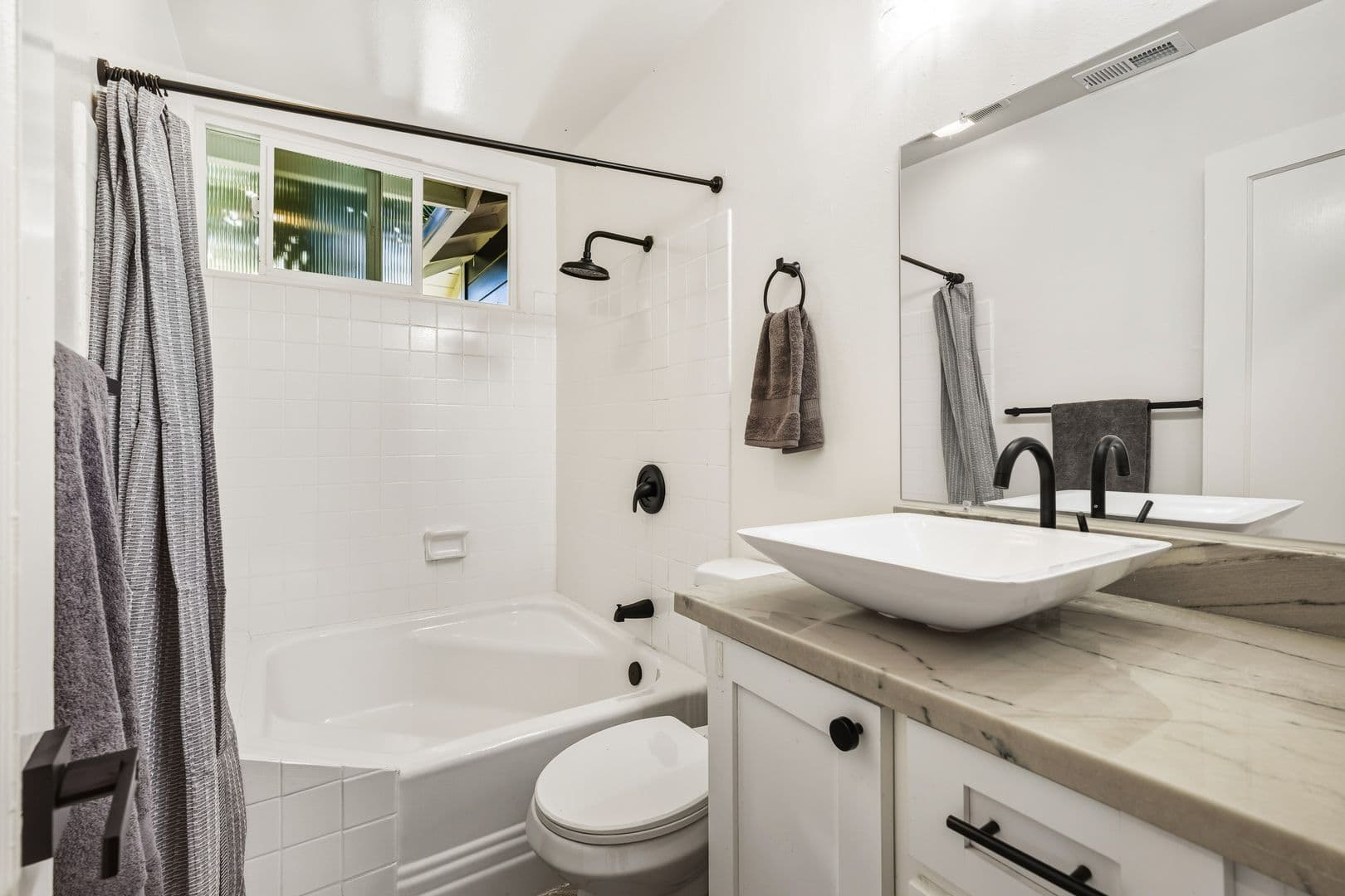 Watsonville Apartment: 17 Sunset Drive
