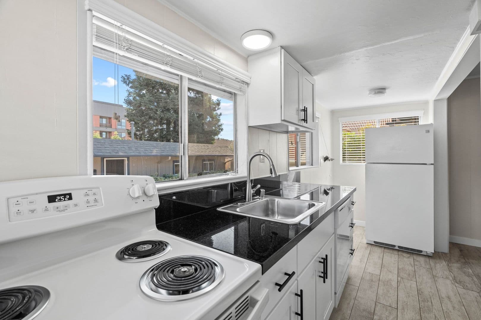 Santa Clara House: 640 Harrison St