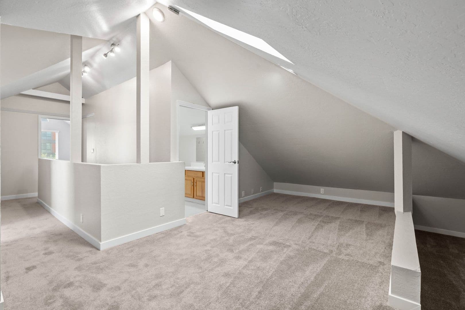 Santa Clara House: 640 Harrison St