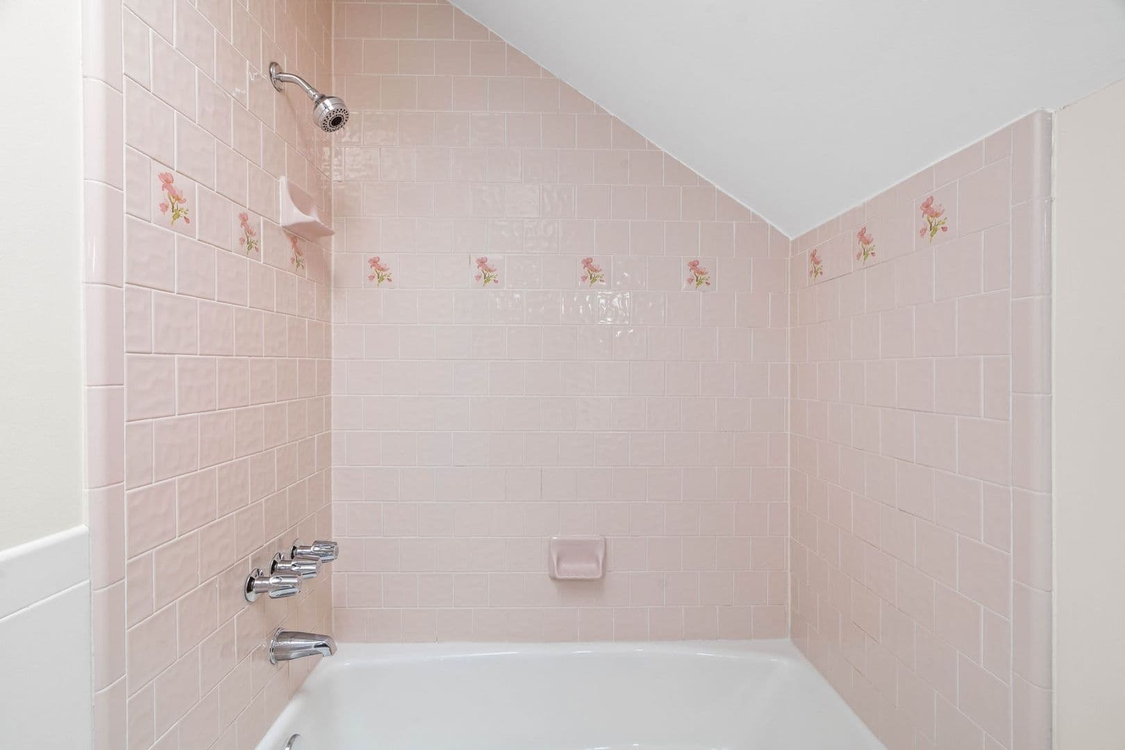 Santa Clara House: 640 Harrison St