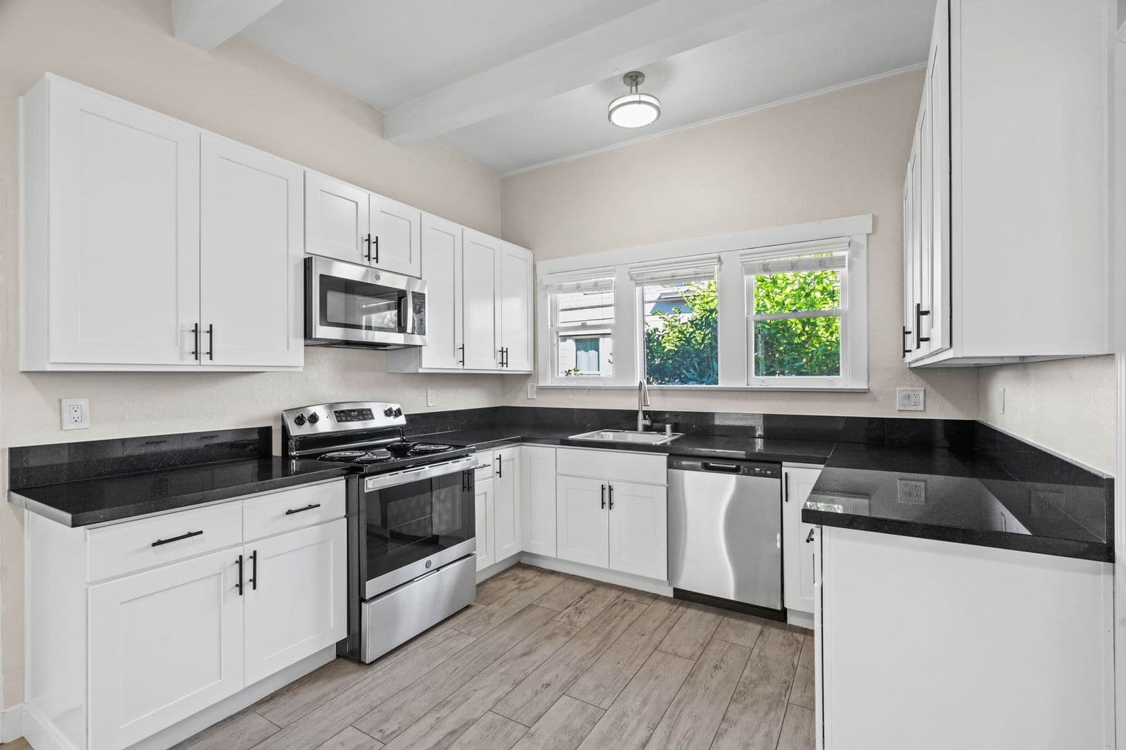 Santa Clara House: 640 Harrison St