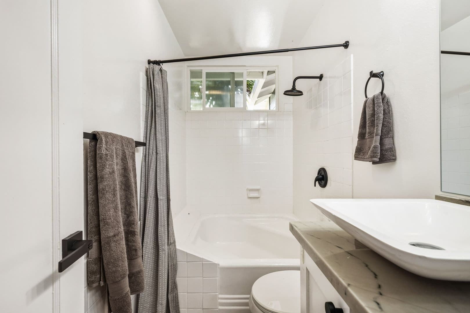 Watsonville Apartment: 17 Sunset Drive