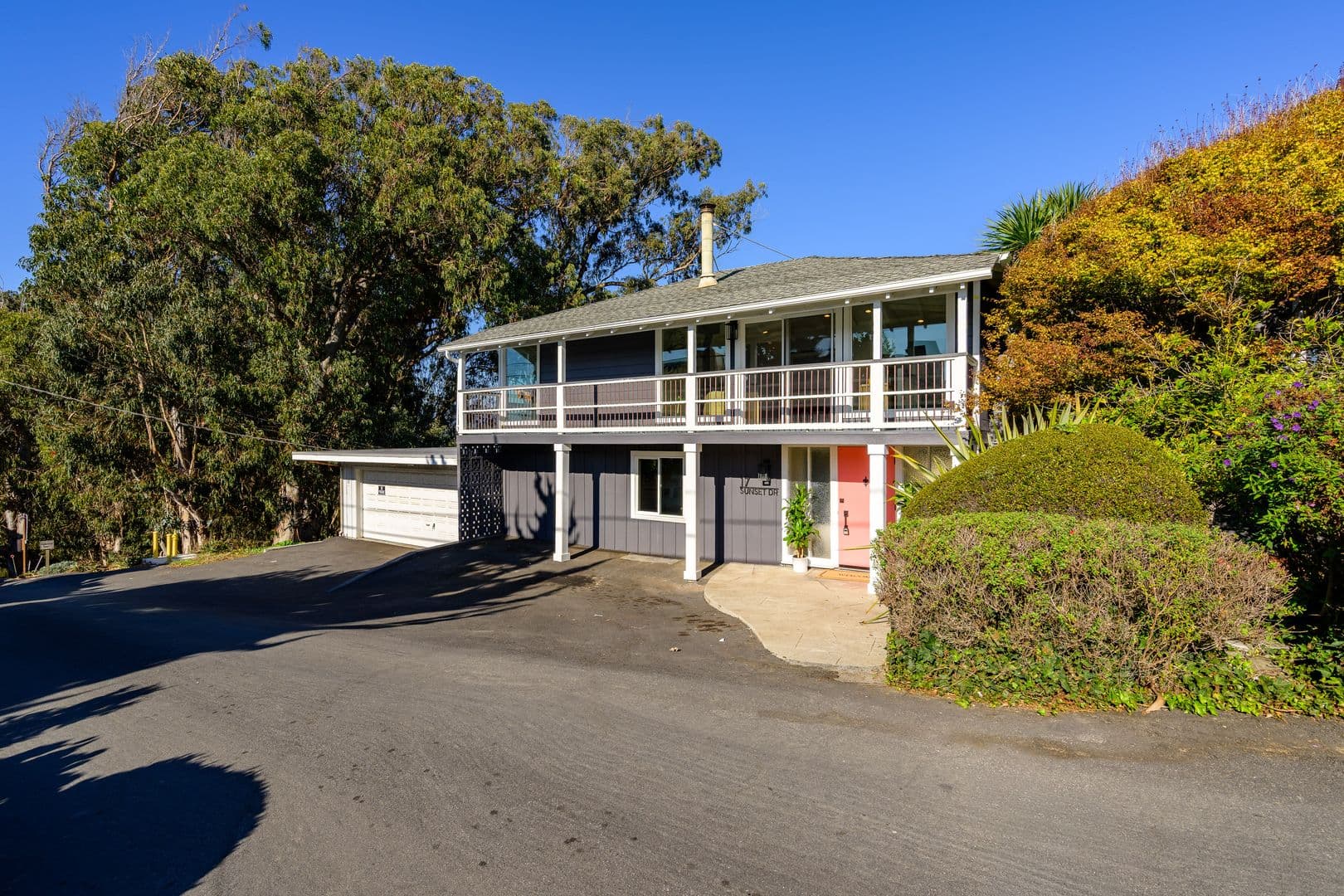 Watsonville Apartment: 17 Sunset Drive