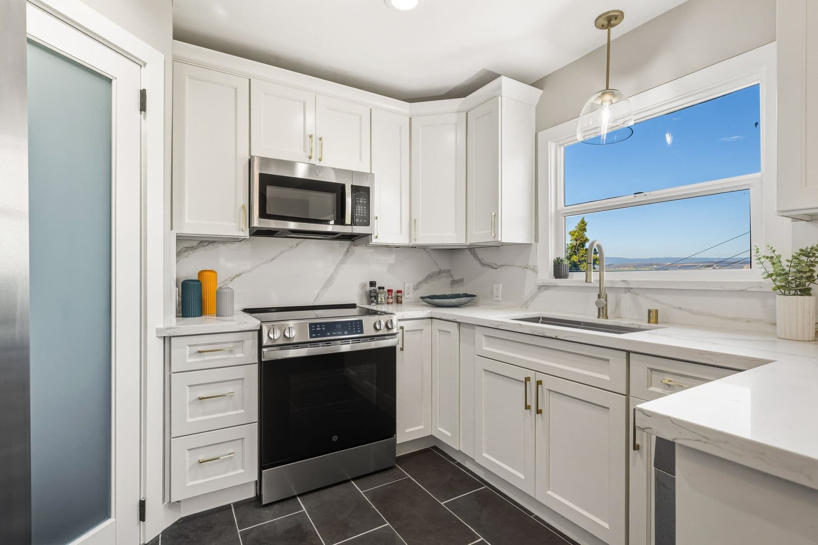 Watsonville Apartment: 17 Sunset Drive