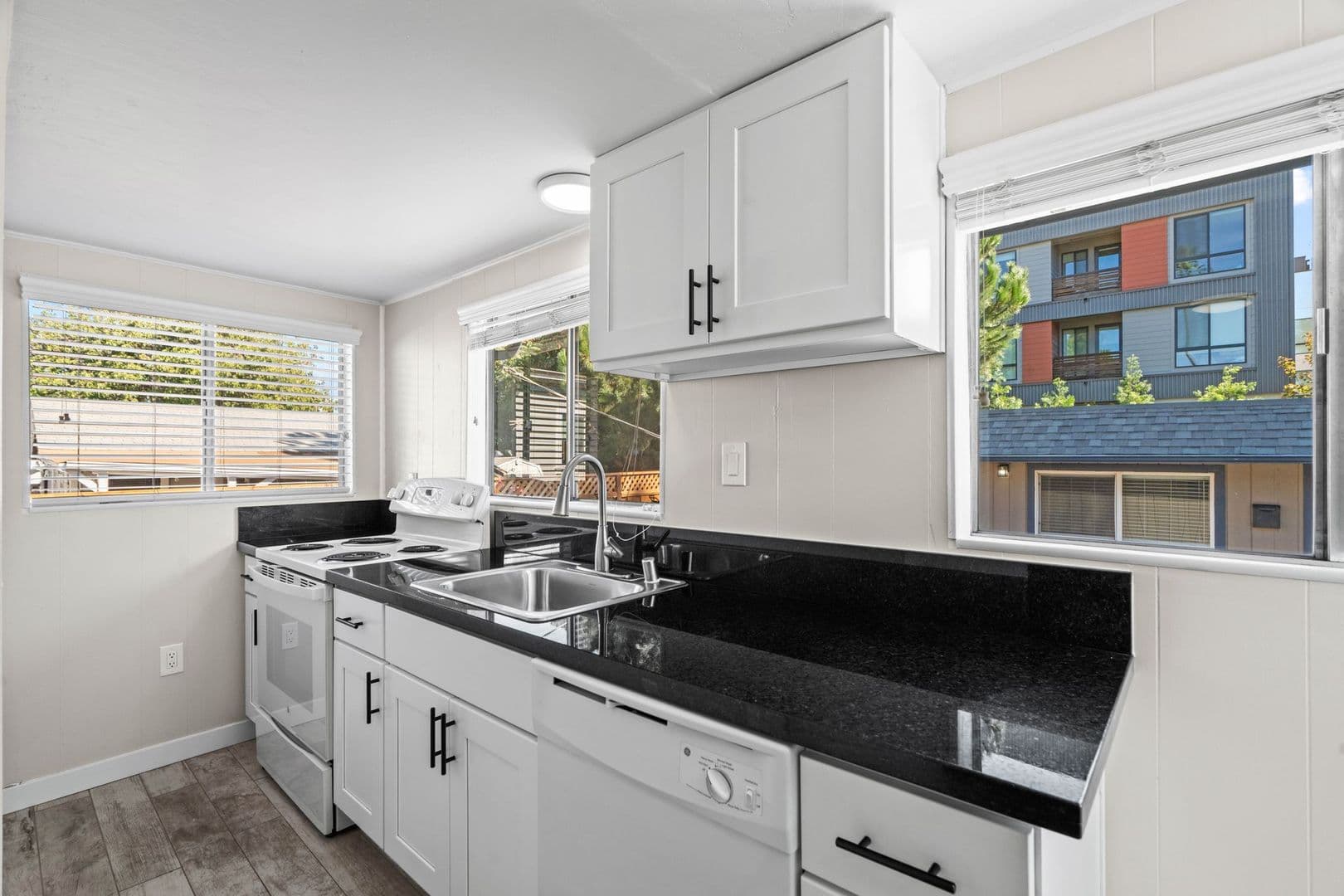Santa Clara House: 640 Harrison St