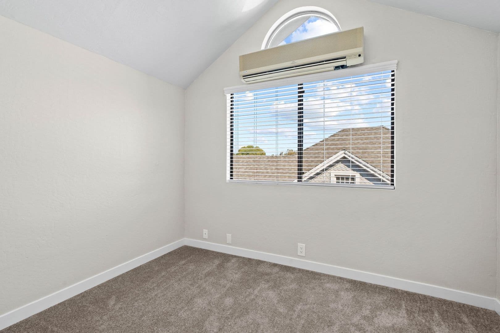 Santa Clara House: 640 Harrison St