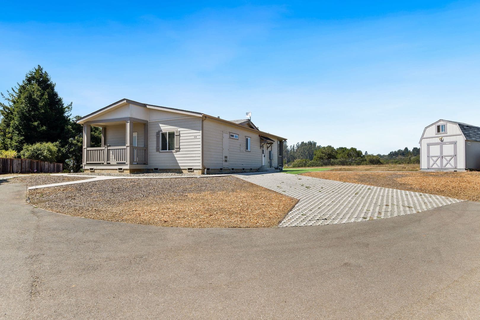 Watsonville House: 517 Calabasas Rd