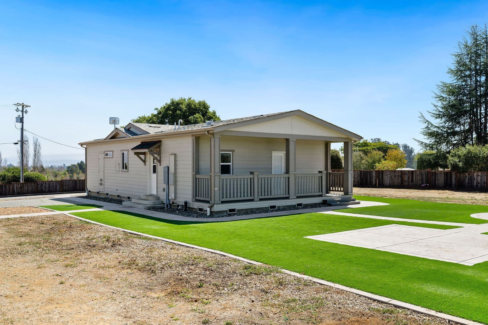 Watsonville House: 517 Calabasas Rd