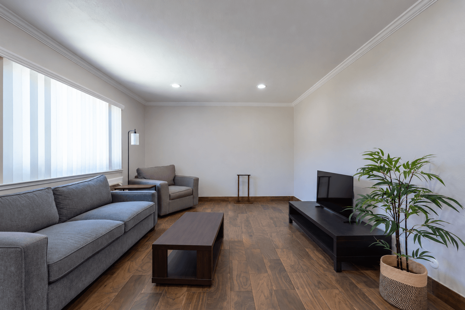 Santa Clara Apartment: 261 Washington St