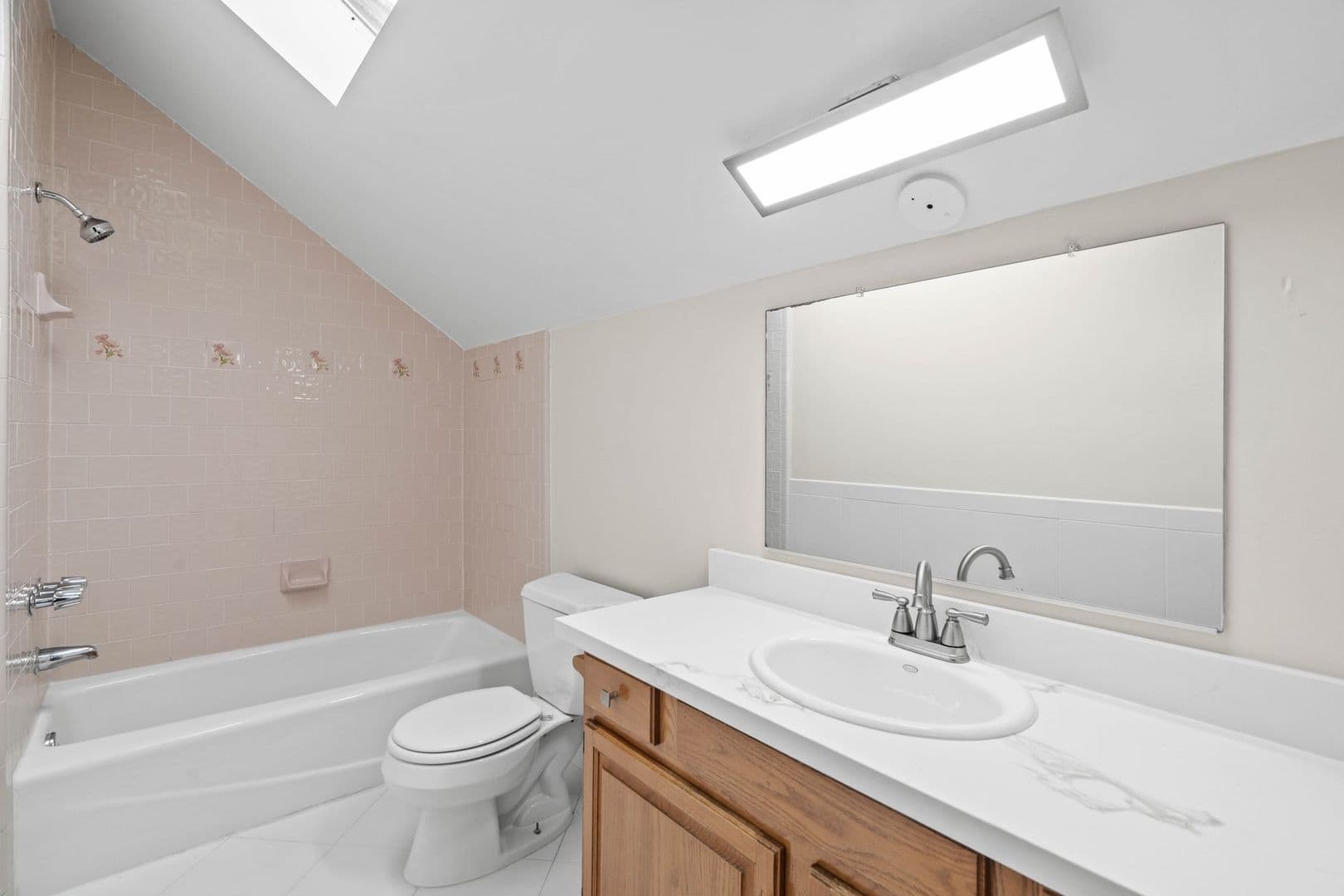 Santa Clara House: 640 Harrison St