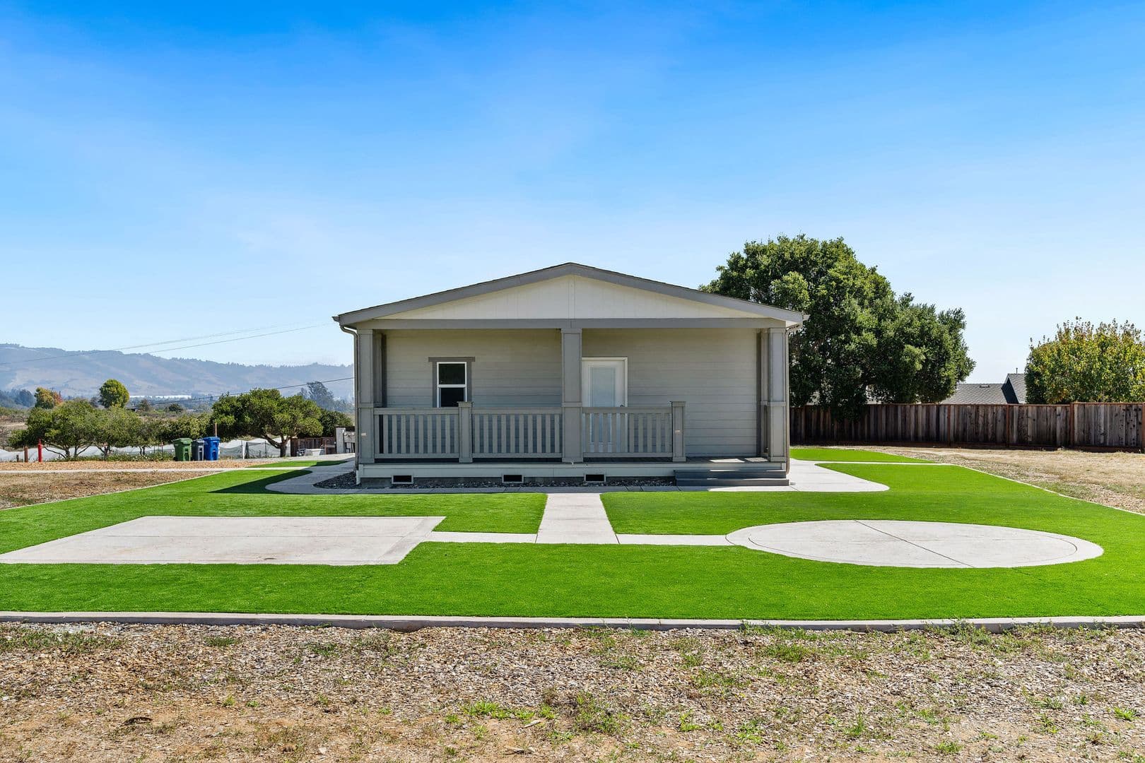 Watsonville House: 517 Calabasas Rd