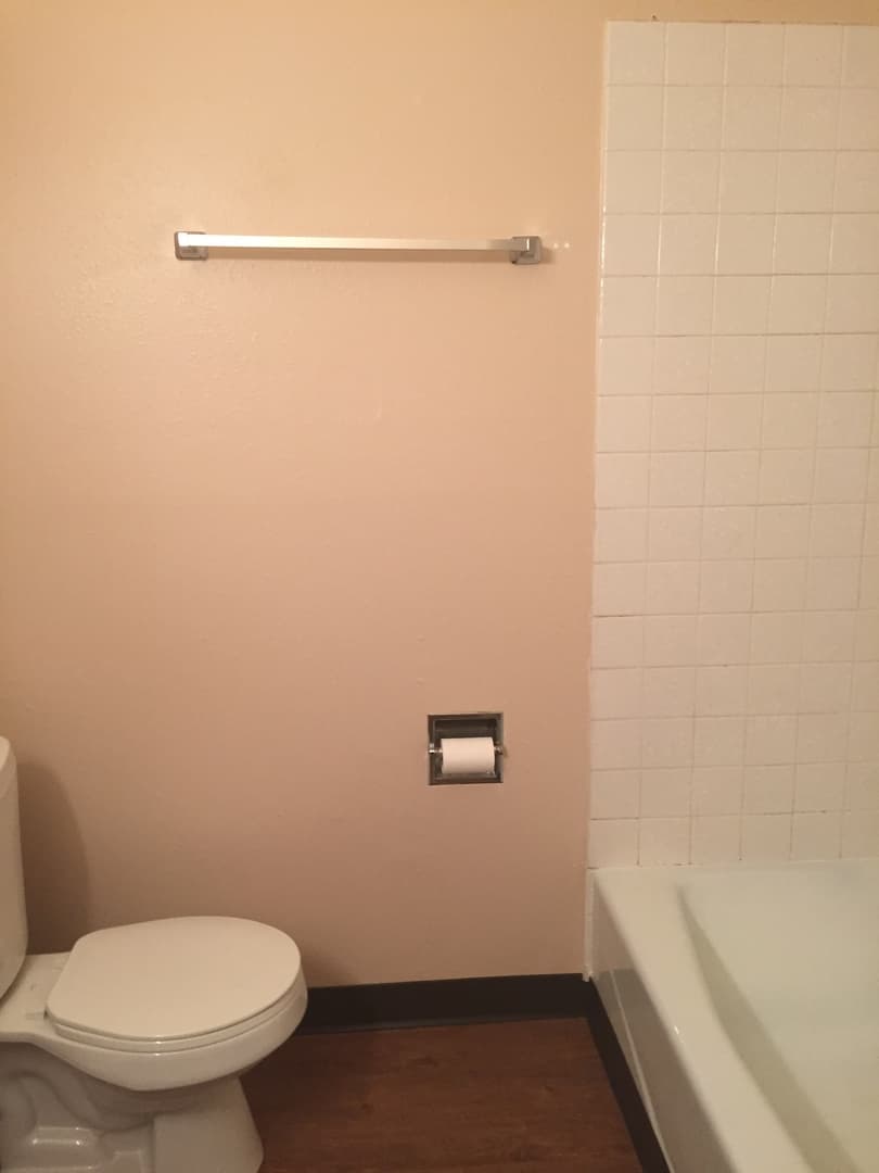 Laurel Apartment: 302 Cedar Avenue