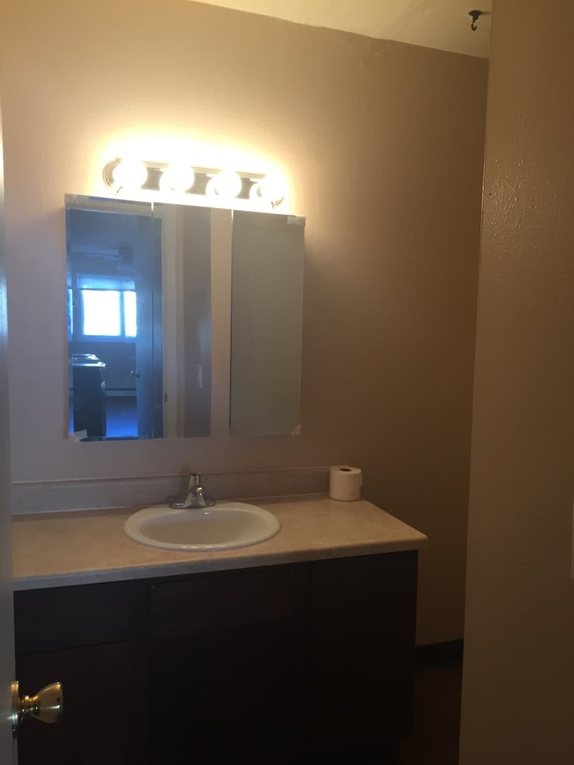 Laurel Apartment: 302 Cedar Avenue