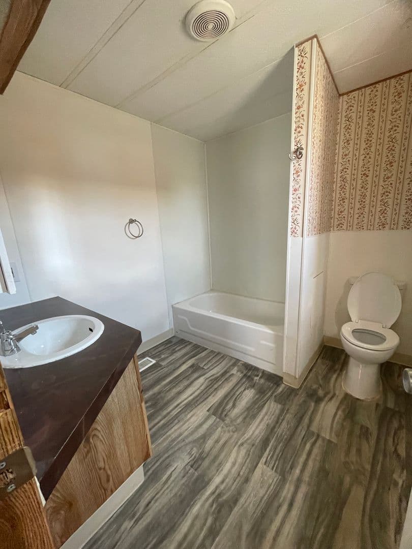 Acton Apartment: 407 J Waldo Way