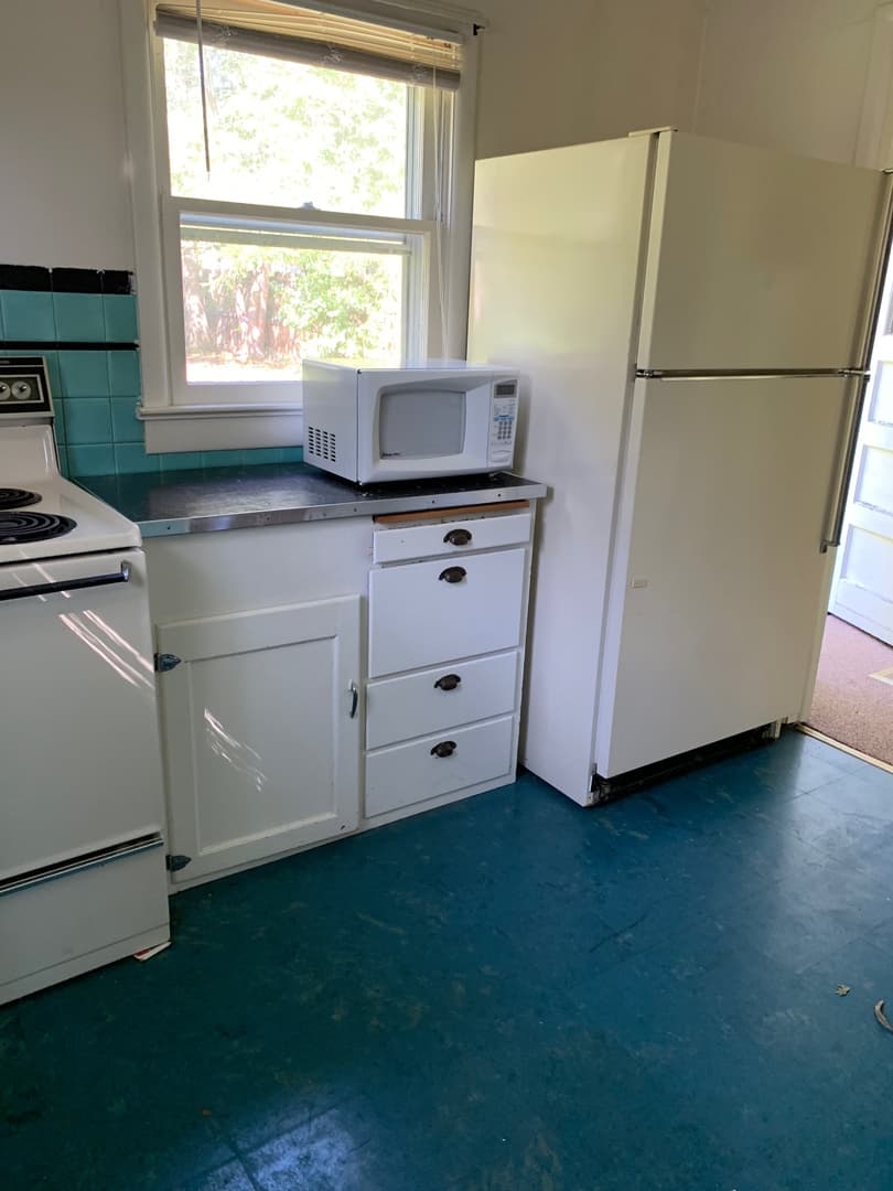 Billings Apartment: 946 Poly Drive,