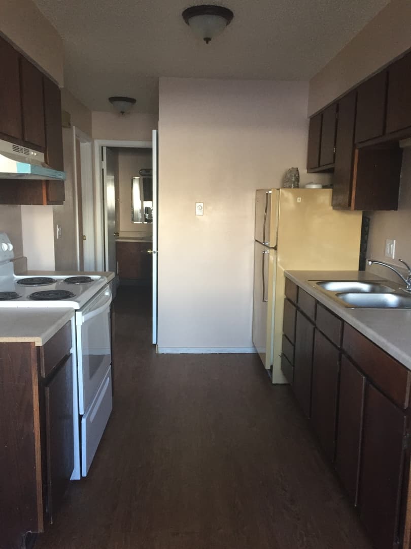 Laurel Apartment: 302 Cedar Avenue