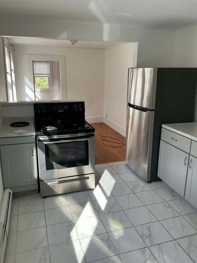 Winthrop Apartment: 20 Central St