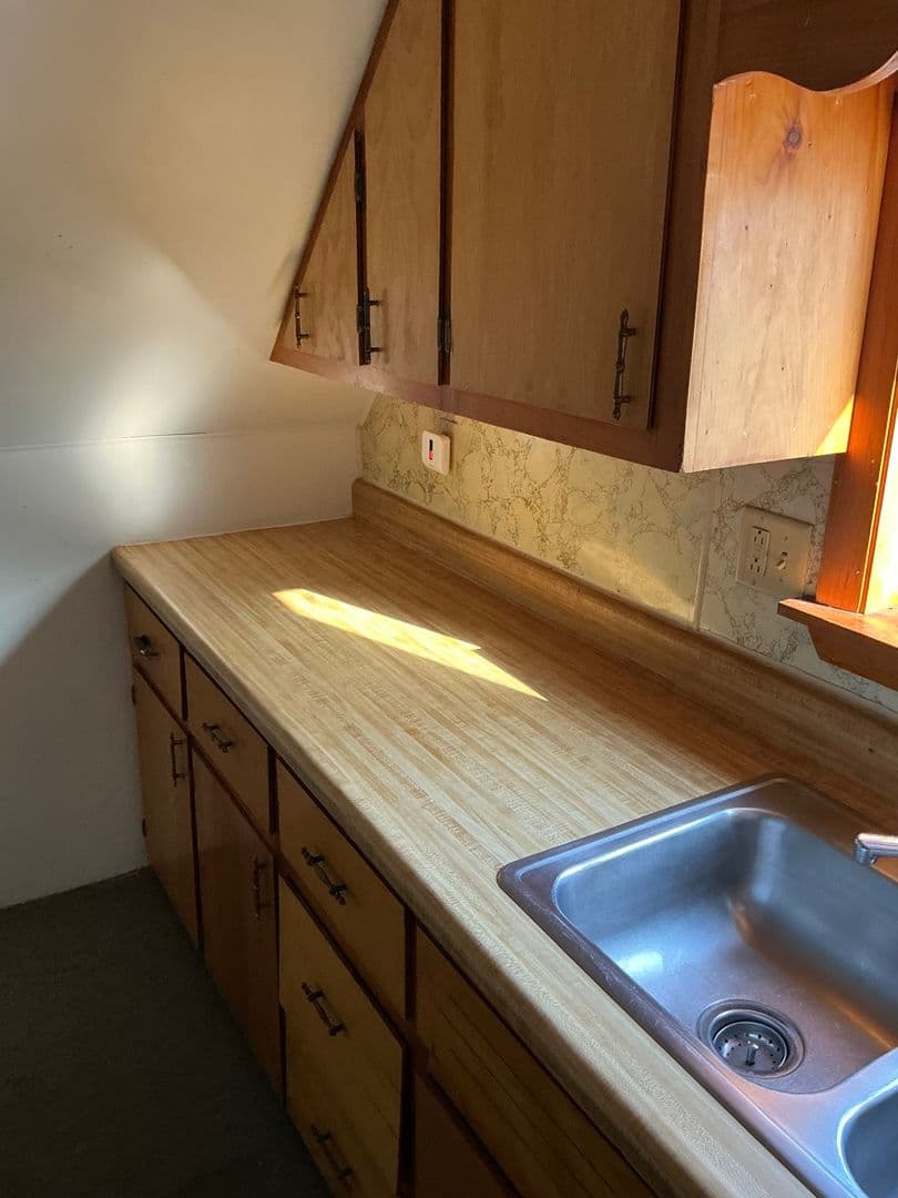 Gardiner Apartment: 20 Mechanic St