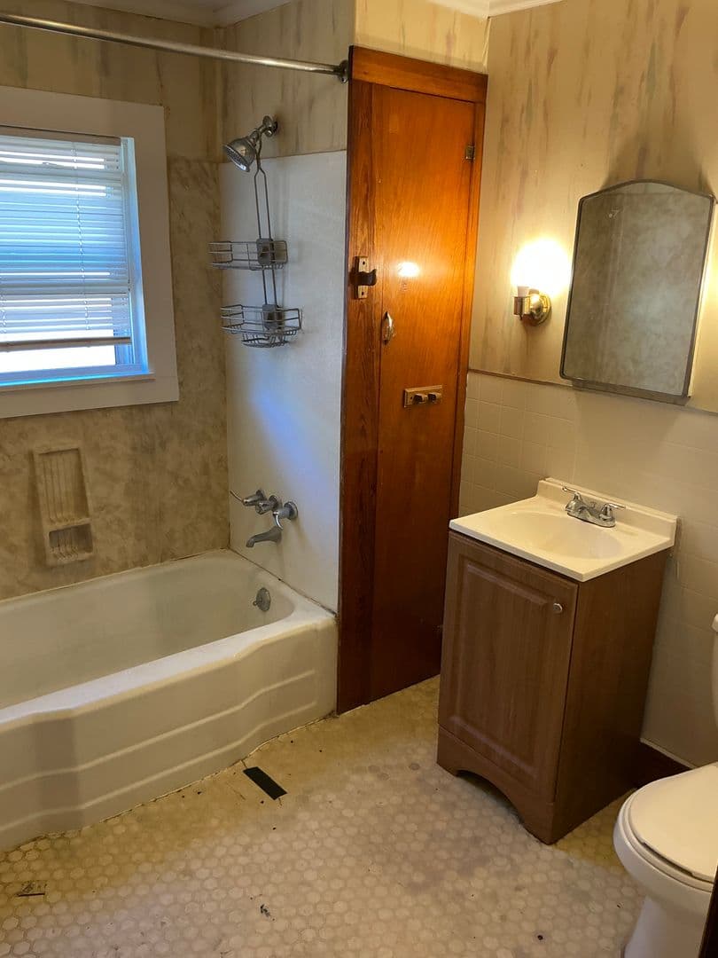 Augusta Apartment: 204 Mount Vernon Ave
