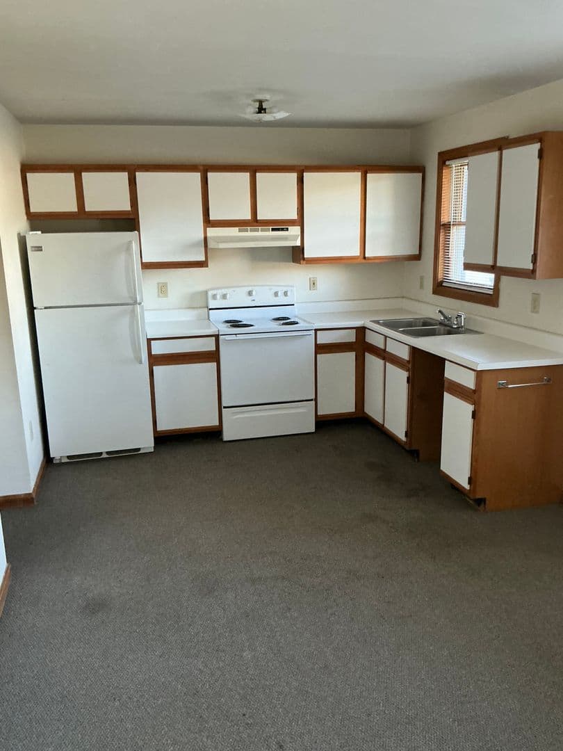 Augusta Apartment: 800 Civic Center Dr