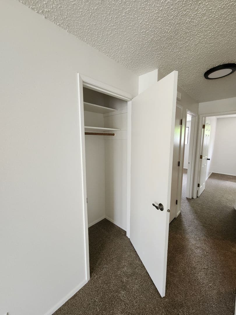 Yakima Apartment: 6104 W. Walnut