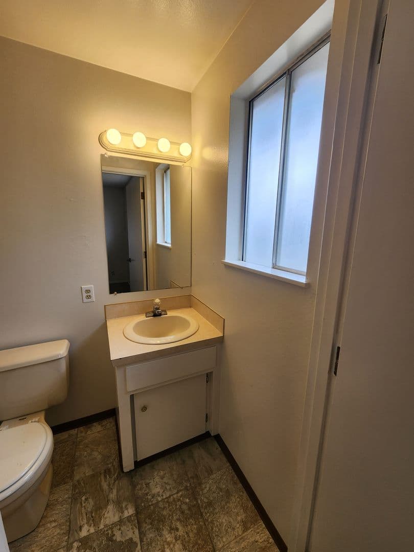 Yakima Apartment: 6104 W. Walnut