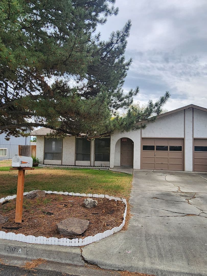 Yakima Apartment: 6104 W. Walnut