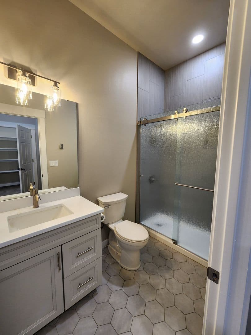 Yakima House: 2202 S. 96th Ave