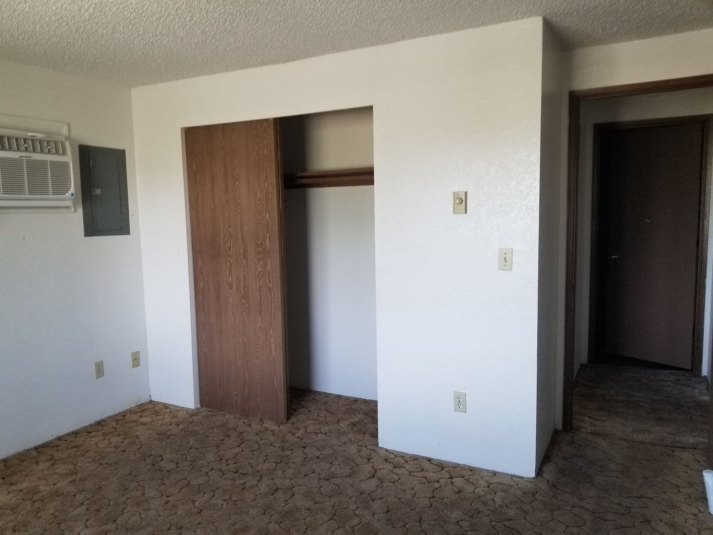 Yakima Apartment: 720 N. 5th Ave
