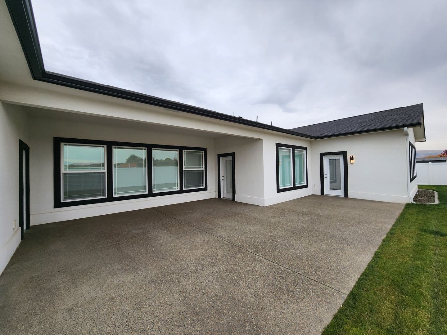 Yakima House: 2202 S. 96th Ave