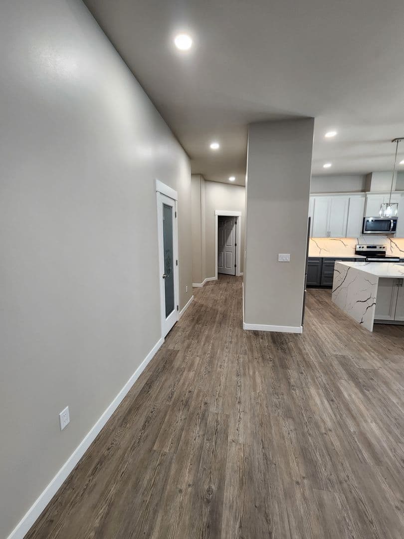 Yakima House: 2202 S. 96th Ave