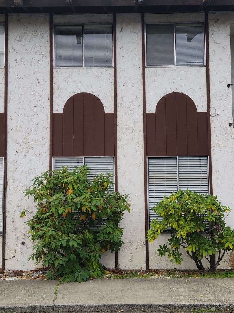 Yakima Apartment: 2012 W. Lincoln Ave