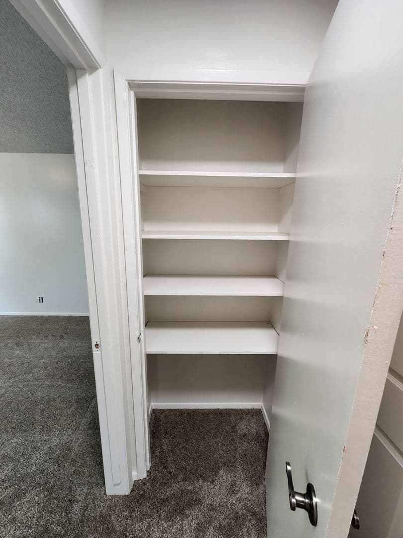 Yakima Apartment: 6104 W. Walnut
